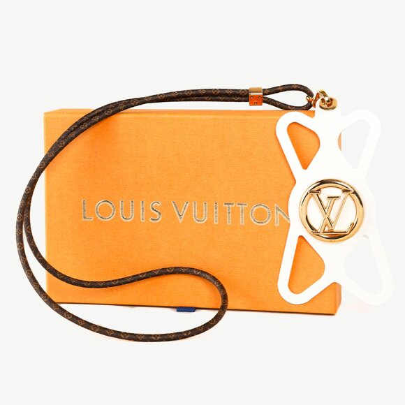 Louis Vuitton Louise Monogram Canvas Phone Holder - Picture 6 of 6
